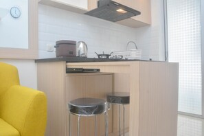 TV - Scenic 2Br Bassura City Apartment Near Shopping Mall (Jakarta)