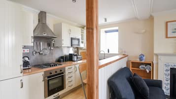 Refrigerador, lavavajillas, tetera/pava eléctrica, tostadora