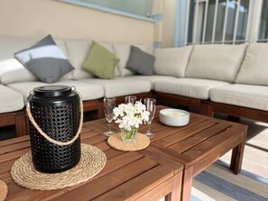 TV - Holiday Apartment Seaside home La Mata Torrevieja with Covered Terrace & Wi-Fi (Torrevieja)