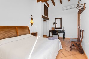 2 slaapkamers, een strijkplank/strijkijzer, gratis wifi, beddengoed