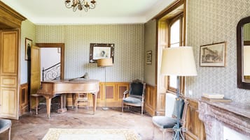 Hall