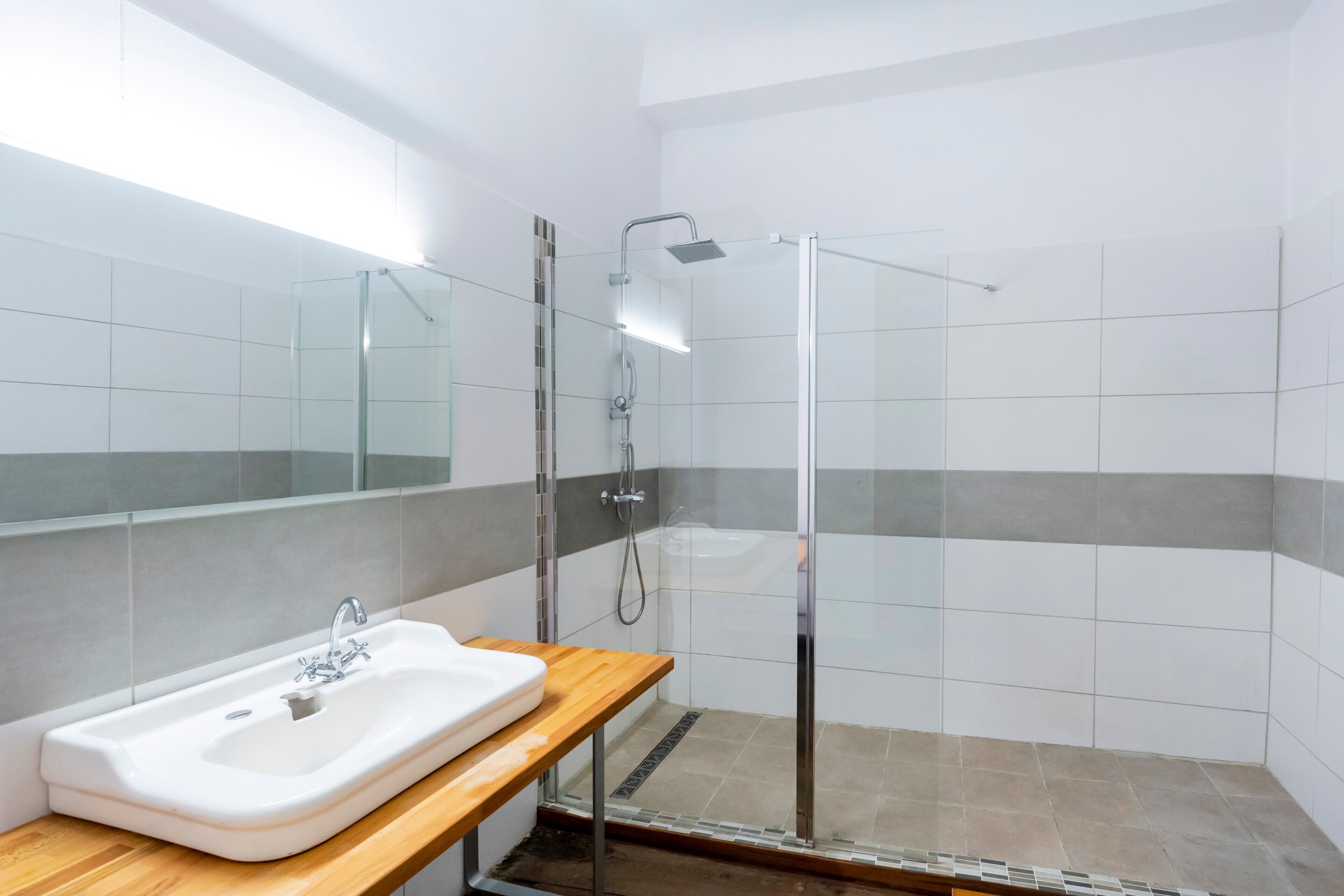 Badewanne, Haartrockner