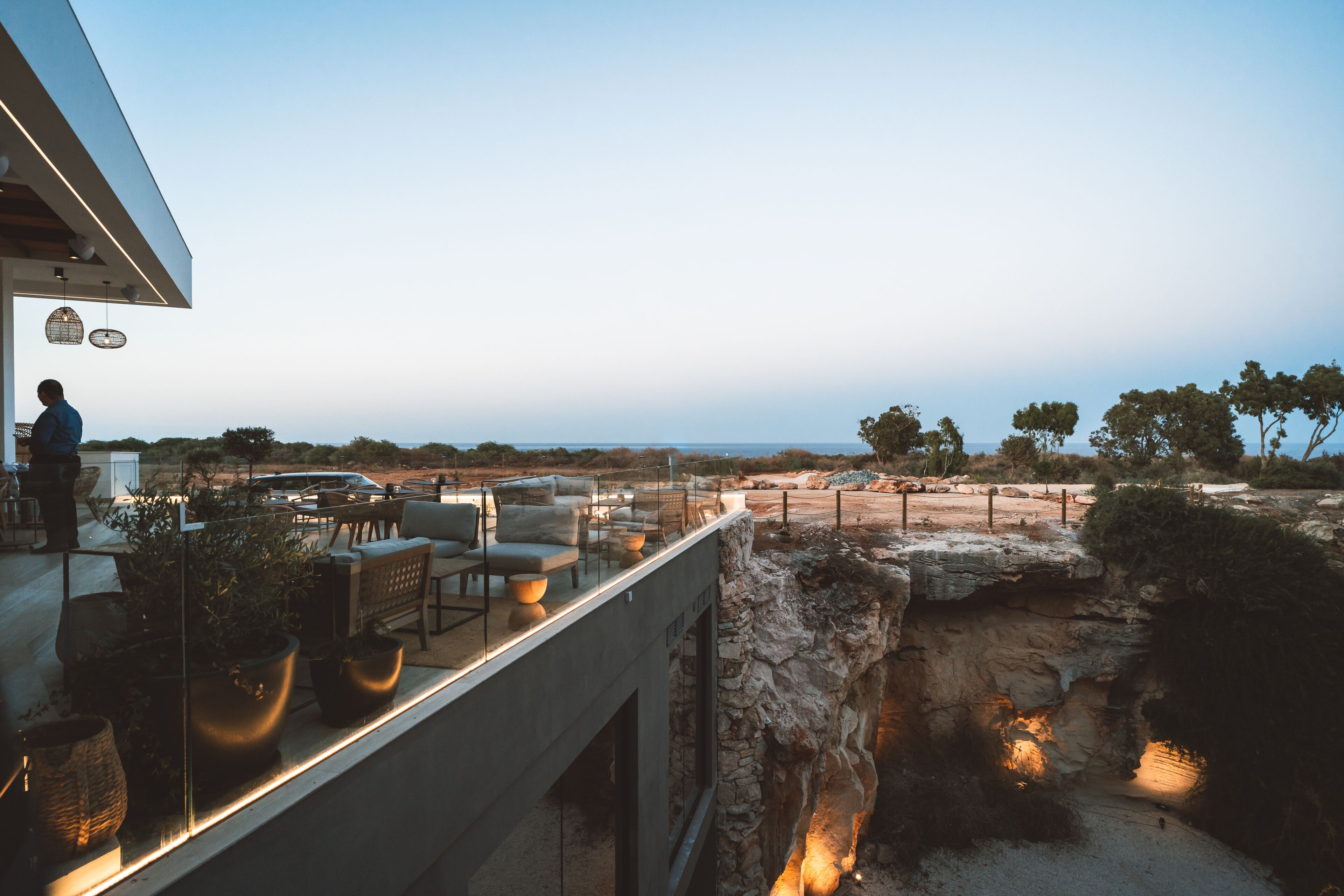 供应早餐、午餐和晚餐，海景