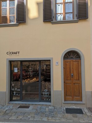 Nicht klassifiziertes Bild, 2 von 23, Schaltfläche