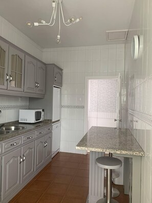 Frigorífic, microones, forn i rentaplats 