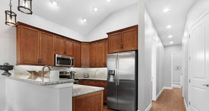 Comal Cottage | 3BR Canyon Lake Home + Pet Friendly!