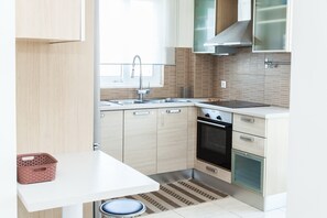 Fridge, oven, cookware/dishes/utensils - Delightful Apartment with amazing view (Elliniko-Argyroupoli)