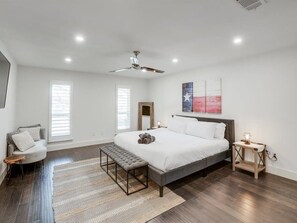 4 bedrooms, desk, iron/ironing board, WiFi