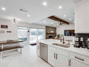Fridge, microwave, oven, stovetop - Modern Luxury Home, Pool Oasis & Backyard Retreat (Plano)