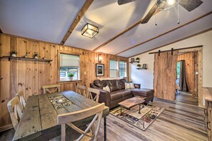 Interior - Glamping Getaway in Woodstock Lake Campground (East Berne)