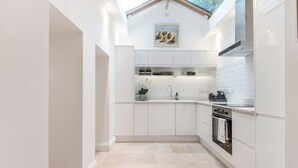 Coffee/tea maker, fridge, microwave, oven - Miss Westside Story - by Out of Office Lifestyle (Greater London)