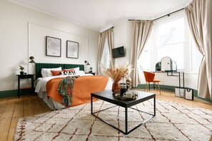 5 habitaciones, cuna de viaje, wifi gratis y ropa de cama