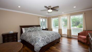 5 bedrooms, iron/ironing board, free WiFi, bed sheets