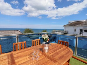 Balcony - Apartment at Morningside Hotel (Torquay)