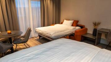 Hypo-allergenic bedding, in-room safe, soundproofing, free WiFi