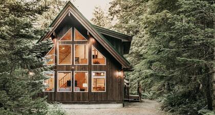 75sl - Wifi - Bbq - Pets Ok - Sleeps 6 2 Bedroom Home by RedAwning