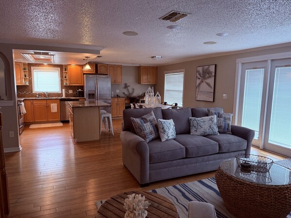 Televisor intel·ligent, videojocs i futbolí