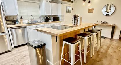 Equipped 3bd/2ba Home with Private Backyard Oasis, Comfort & Convenience Await!