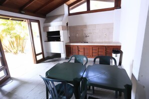 TV de tela plana 24 polegadas com canais a cabo, TV