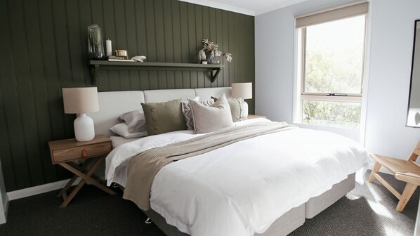 4 bedrooms, iron/ironing board, WiFi