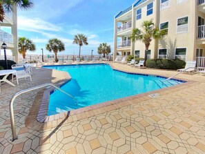 Outdoor pool - Poolside Villa 202 by Destin Getaways (Destin)