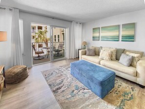 Condo, 2 quartos | Sala de estar