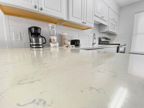 Appart'hôtel, 2 chambres | Cuisine privée