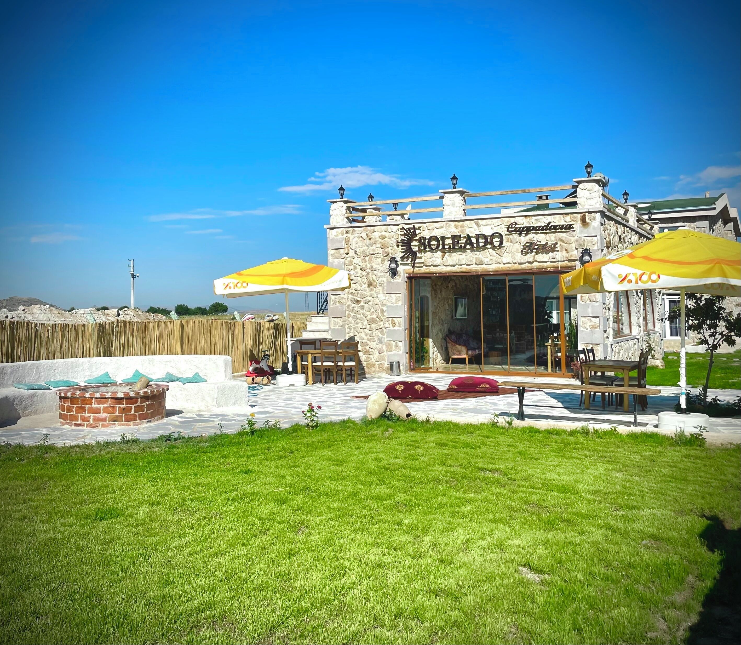 Mặt tiền nơi lưu trú