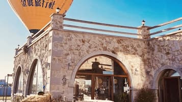 Mặt tiền nơi lưu trú