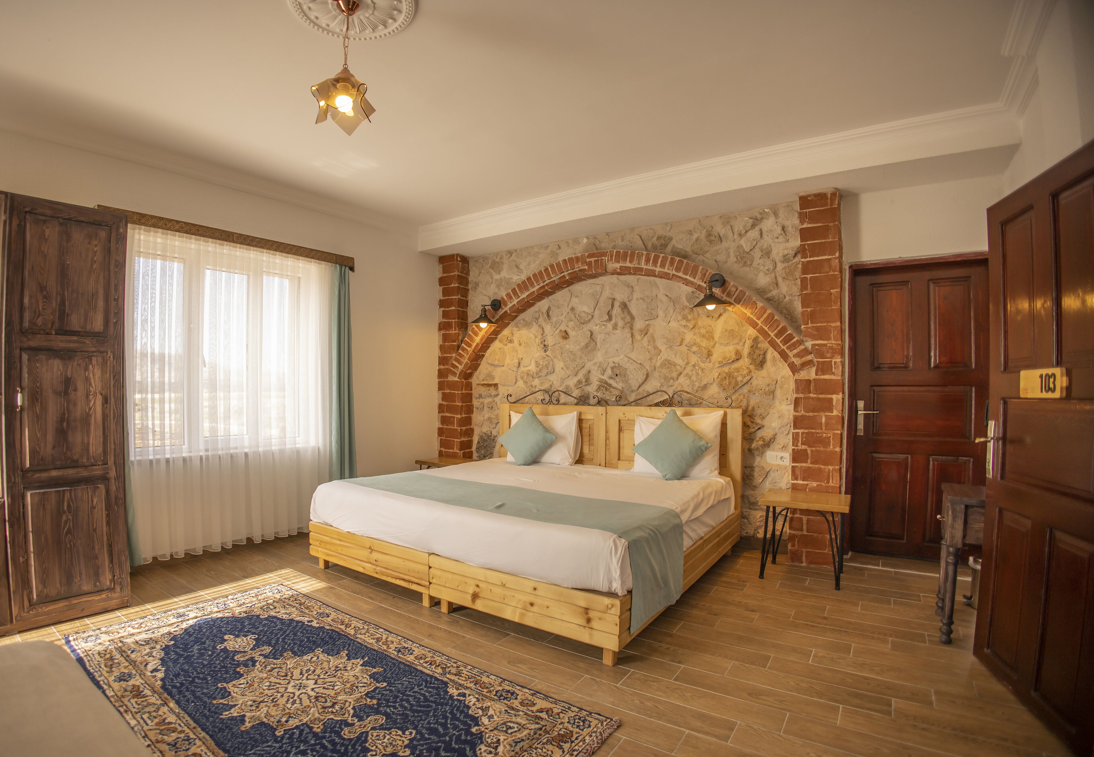 Triple room with balcony | 防过敏的被褥、羽绒被、特色装修、特色家居