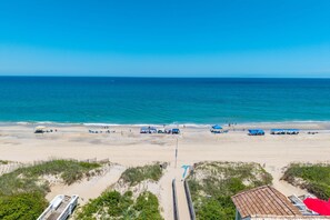 Beach nearby - Good Day Sunshine-Oceanside, pool, hot tub, dog friendly, close to the beach! (Nags Head)