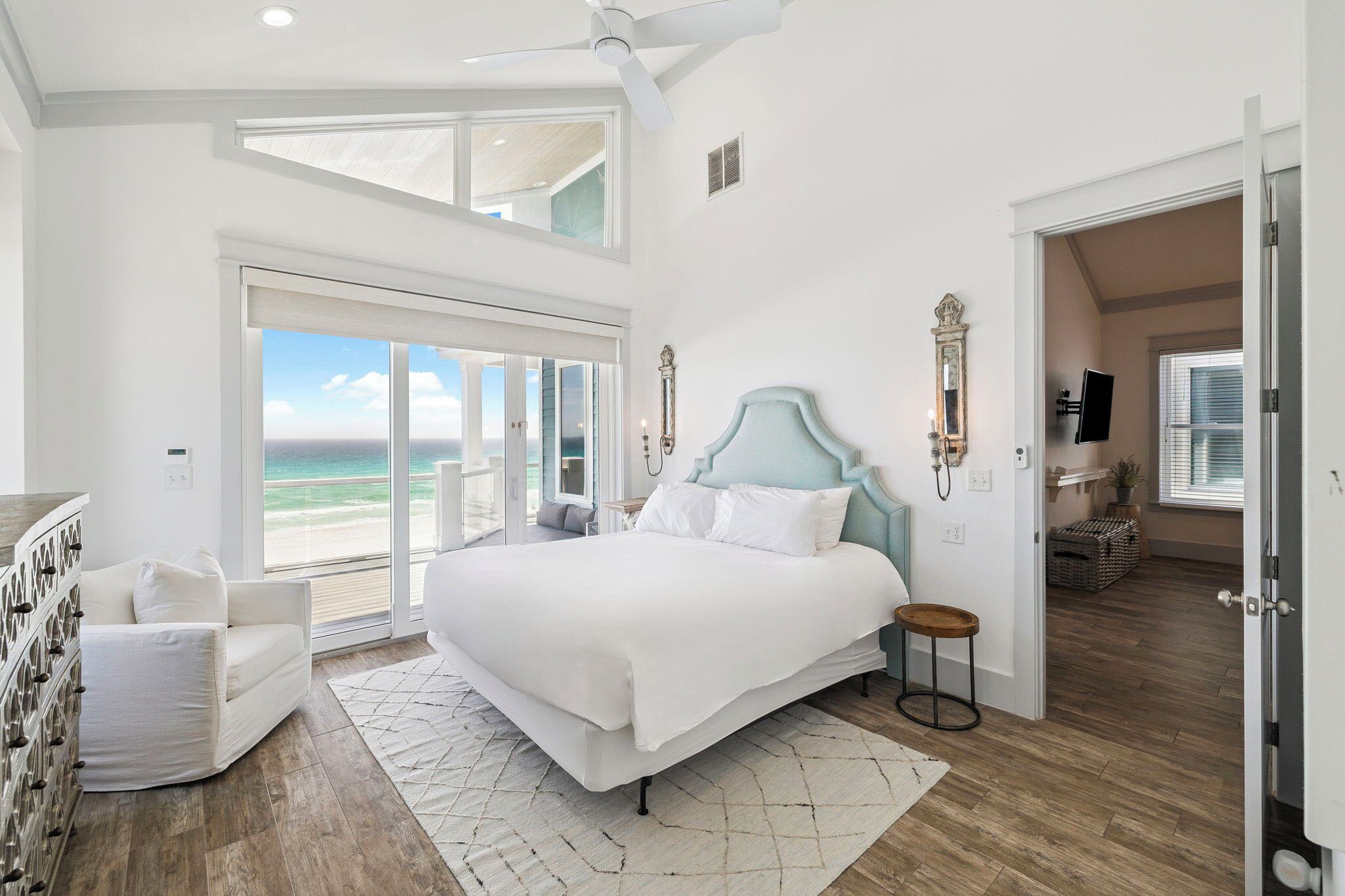 7 habitaciones, tabla de planchar con plancha, wifi y ropa de cama 