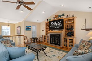 TV, caminetto, videogiochi