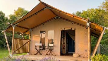 Rom – deluxe, privat bad ( Tenda Lusso Bagno Comet) | 1 soverom