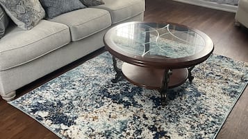 Smart TV, table tennis, stereo, computer monitors