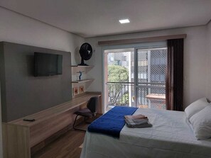 1 habitación, escritorio, tabla de planchar con plancha y wifi gratis