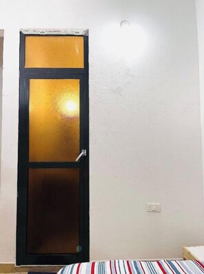 2 slaapkamers, een strijkplank/strijkijzer, gratis wifi