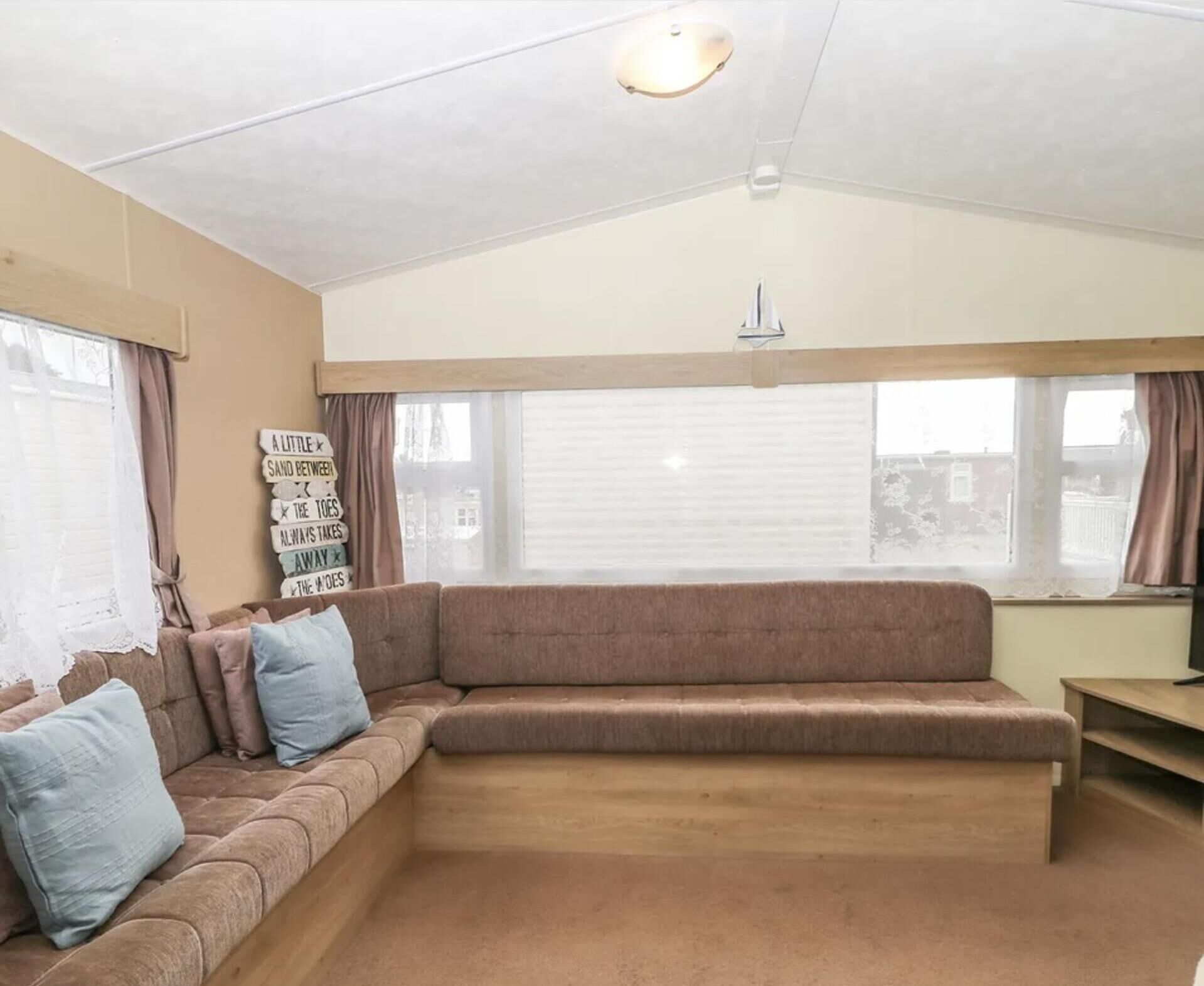 Chalet | 2 bedrooms, iron/ironing board, free WiFi, bed sheets
