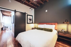 Ropa de cama de alta calidad y tabla de planchar con plancha