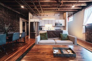 2 Bedroom Suite, Room 7 | Premium bedding, individually decorated, individually furnished, desk