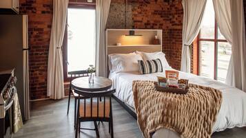 Studio Suite, Top Floor, Room 14 | Roupas de cama premium, individualmente decorados