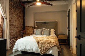1 Bedroom Suite, Ground Floor, Room 2 | Premium bedding, individually decorated, individually furnished, desk