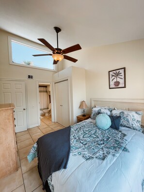 2 camere, una scrivania, Wi-Fi gratuito, lenzuola