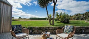Tipoz'Immo • Ti Marin beach access restaurant  walking distance • linen included