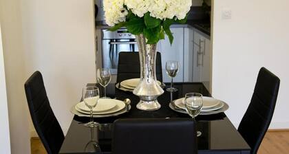 Impeccable 2-bed Apartment in Brentwood