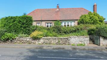 Cottage | Front of property