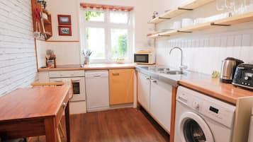 Fridge, dishwasher, electric kettle, toaster