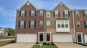 Exterior - 3BR Home on Eckert Lane | Near Highland Square (Akron)