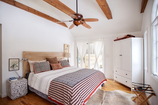 4 habitaciones, escritorio, tabla de planchar con plancha y wifi gratis 