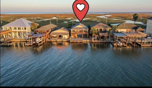 River Rendezvous! Newly renovated with newly  constructed boathouse